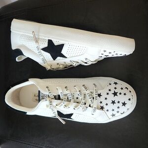 Vintafe Havana Gadol Star Perforated Sneakers